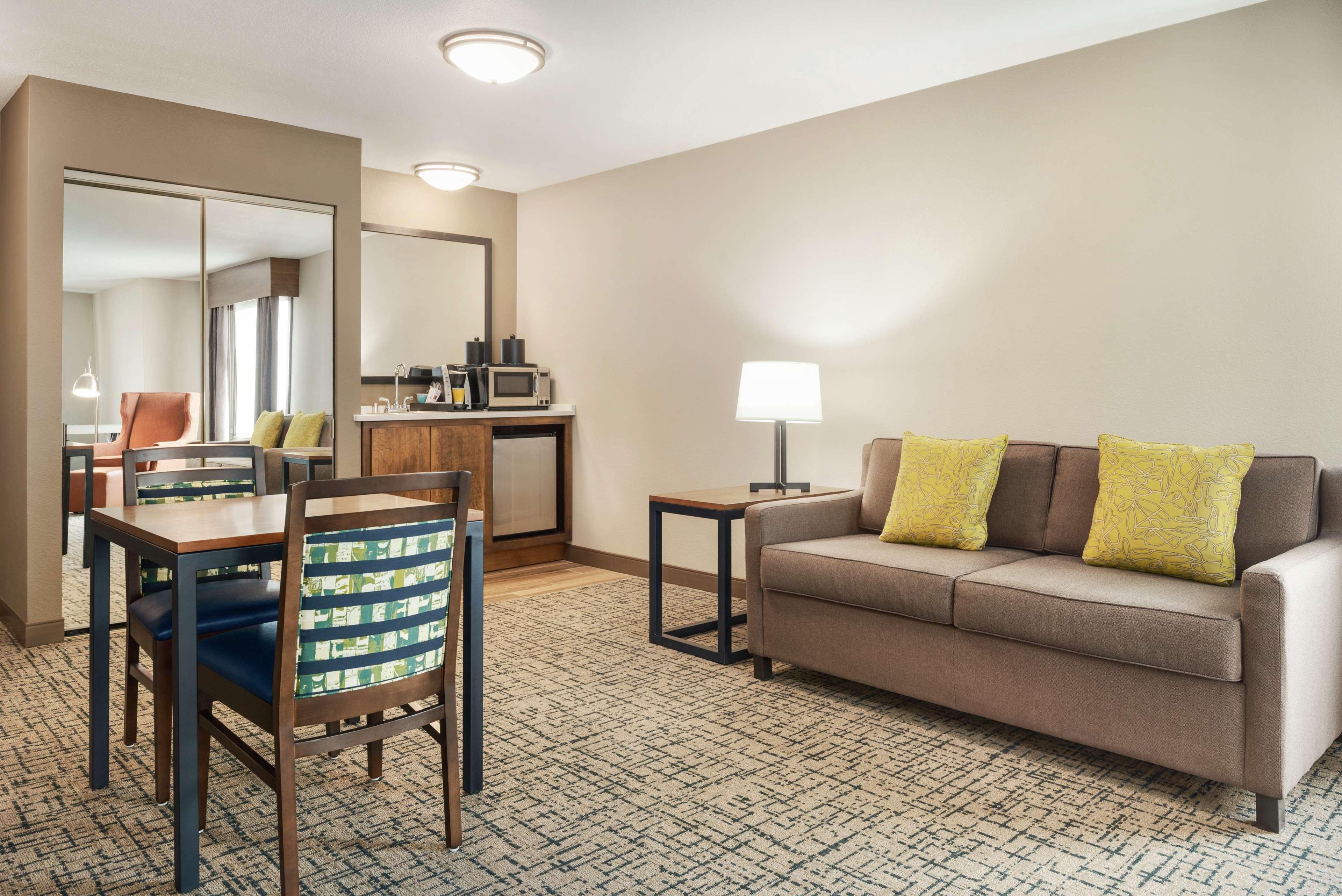 Hilton Garden Inn Dubuque Downtown Exteriör bild